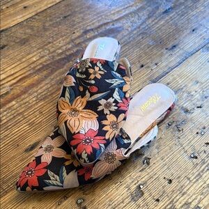 Floral Pointed Toe Slip-On Mules - Black with Red & Tan Floral